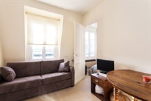 Weekly rental, 4-person furnished apartment with a double bed and fold-out couch at Motte Picquet Grenelle, Paris 15th