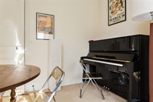 For rent: furnished 2-room apartment w/ bed and convertible couch comfortably sleeps 4 near rue du Commerce, Paris 15th