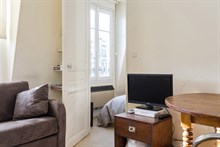 Large 2-room apartment available for weekly rental, perfect for romantic couple’s getaway, rue du Commerce, Paris 15th
