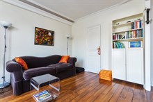 Furnished, turn-key studio for 2 guests for weekly or monthly rental at Oberkampf Paris 2nd