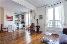 Studio flat rental for 2, short-term and fully furnished at Oberkampf Paris 2nd