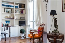 Accommodation for 2 available for weekly or monthly stays, fully furnished, Oberkampf, Paris 2nd