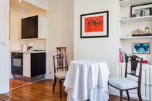 Well-lit, fully furnished short-term lodging for 2 guests at Oberkampf, Paris 2nd