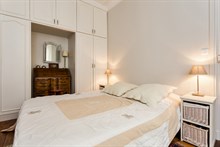 Holiday rental for 2, rent by month or week at Motte Picquet Grenelle, Paris 15th, fully furnished and modern