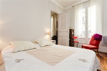 Well-lit, fully furnished short-term lodging for 2 to 3 guests at Motte Picquet Grenelle, Paris 15th