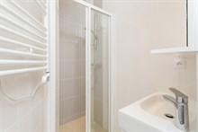 Large, furnished studio apartment for short-term accommodation, sleeps 2 to 3 at Motte Picquet Grenelle, Paris 15th
