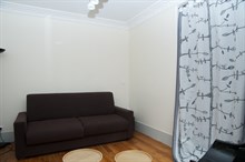 Short-term 3-room apartment rental sleeps 4 or 6, 3 large sleeping surfaces at Paris 15th