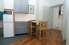 Turn-key 3-room apartment near Bir-Hakeim metro, Paris 15th, available for business stays by the week or month
