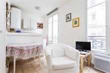 Furnished apartment for 2 to 4 guests on rue Faubourg Saint Denis, rent by week or month, Paris 10th