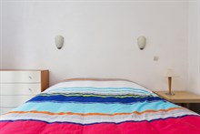 Furnished accommodation for 4 in spacious 2-room flat available for rent by week or month Paris 10th
