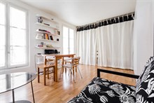 Large studio apartment for 2 in Paris