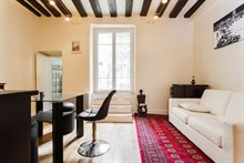 Short term rental for 4 center of Latin quarter Paris