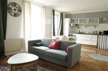 Accommodation for monthly rent w/ 2 rooms, wifi near best shopping, Commerce Paris XV
