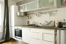2-room monthly apartment rental for foodies with well-equipped kitchen near markets at Commerce Paris 15th