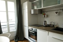 Furnished 2-room monthly flat rental for foodies with well-equipped kitchen near markets at Commerce Paris 15th