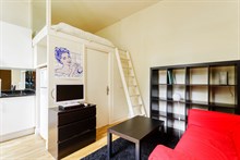 Modern studio flat for 2 for short-term stays on rue de Grenelle, Paris 7th