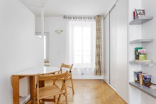 Vacation rental in Paris 15th arrondissement, long-term stays in 2-room turn-key apartment with plenty of privacy in calm area