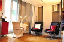 Short-term rental of a furnished apartment with terrace renovated in Paris 15th
