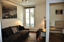 Furnished and renovated apartment to rent for the week sleeps 2 to 4 rue de Vertbois Paris 3rd