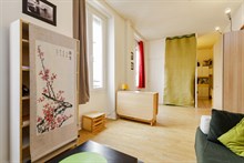 Short-term studio flat rental for 2 guests, rue Doudeauville Paris 18th