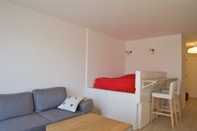 Authentic Parisian Studio apartment for business stays in Paris 15th near Montparnasse, monthly stays