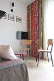 Romantic getaway in studio apartment in Paris 1st with spacious bedroom, monthly stays