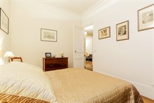 Authentic Parisian 1-bedroom apartment for business stays in Paris 16th on rue Lekain, monthly stays