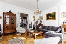 Honeymoon rental in luxurious Parisian flat in romantic, historic 8th district on Blvd Haussmann