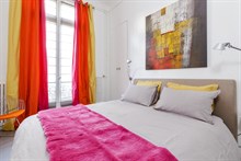 Inexpensive holiday rental for family or friends, sleeps 2 or 4 in Paris 8th