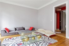 Turn-key apartment for 2 guests, walking distance to attractions, monthly rentals near Père Lachaise, 20th arrondissement of Paris