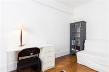 Monthly holiday rental of 2 bedroom apartment near Batignolles in Villiers Paris 17th