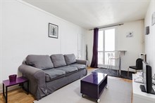 Short term apartment rental for 4 near Issy City Hall (Marie d'Issy) near Paris, Metro line 12
