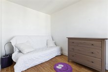 Modern flat for rent for families or friends, sleeps 4 or 6, 2 bedrooms near Paris at Issy Les Moulineaux