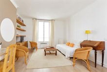 Splendid 2 room apartment near Montparnasse Tower, sleeps up to 3, Commerce, Paris 15th