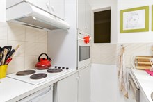 Short-term rental of a generously-sized, furnished apartment for 2 or 3 Commerce quarter, metro Motte-Picquet-Grenelle, Paris 15th