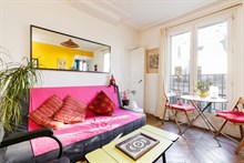Location meublée confortable d'un F2 avec balcon filant pour 2 ou 4 personnes rue Sedaine à Bastille Paris 11ème