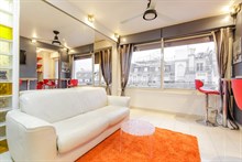 Appartement de 2 pièces à louer au mois en courte durée pour 2 ou 4 rue de Ponthieu dans le Triangle d'Or Paris 8ème