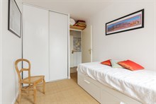 Location meublée à la semaine en courte durée d'un appartement avec 2 chambres et spacieuse terrasse à Montrouge