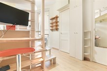 Studio refait à neuf à louer meublé en courte durée pour 2 ou 3 personnes à Montparnasse Paris 15ème