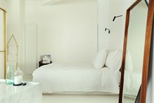 A louer en courte durée bel appartement de type loft à République Canal Saint Martin Paris 10ème