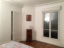 Location meublée annuelle d'un appartement de 3 pièces avec 2 chambres à Daumesnil Paris 12ème