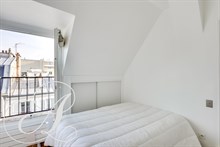 Spacieux appartement de 3 pièces à louer en bail mobilité meublé avec 2 chambres à Etoile Paris 17ème arrondissement