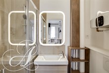 Location meublée d'un studio refait à neuf et moderne pour bail mobilité ou bail annuel à Boulogne Billancourt