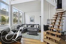 Charmant appartement duplex à louer dans le 17ème arrondissement de Paris, proche du métro Péreire