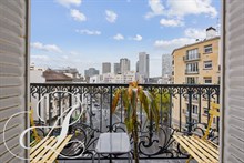 Appartement 2 pièces avec balcon de 43m2 à Beaugrenelle, Paris 15ème à louer en bail mobilité, meublé.