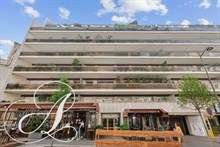 A louer au mois appartement F2 de standing avec terrasse à Odessa Montparnasse Paris 14ème