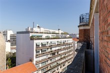 A louer vide superbe appartement de 3 pièces avec 2 chambres et balcon entre Cambronne et Commerce Paris 15ème