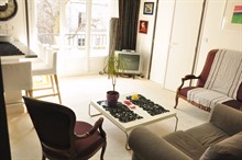 Le grand salon avec canapé convertible pour 2 personnes 