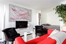 Splendido appartamento per 2 persone con ampio balcone esterno, zona Montparnasse, nel 15° distretto di Parigi.