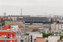 Appartamento di 3 stanze per 4 o 6 persone con ampia terrazza esterna e vista sulla Torre Eiffel